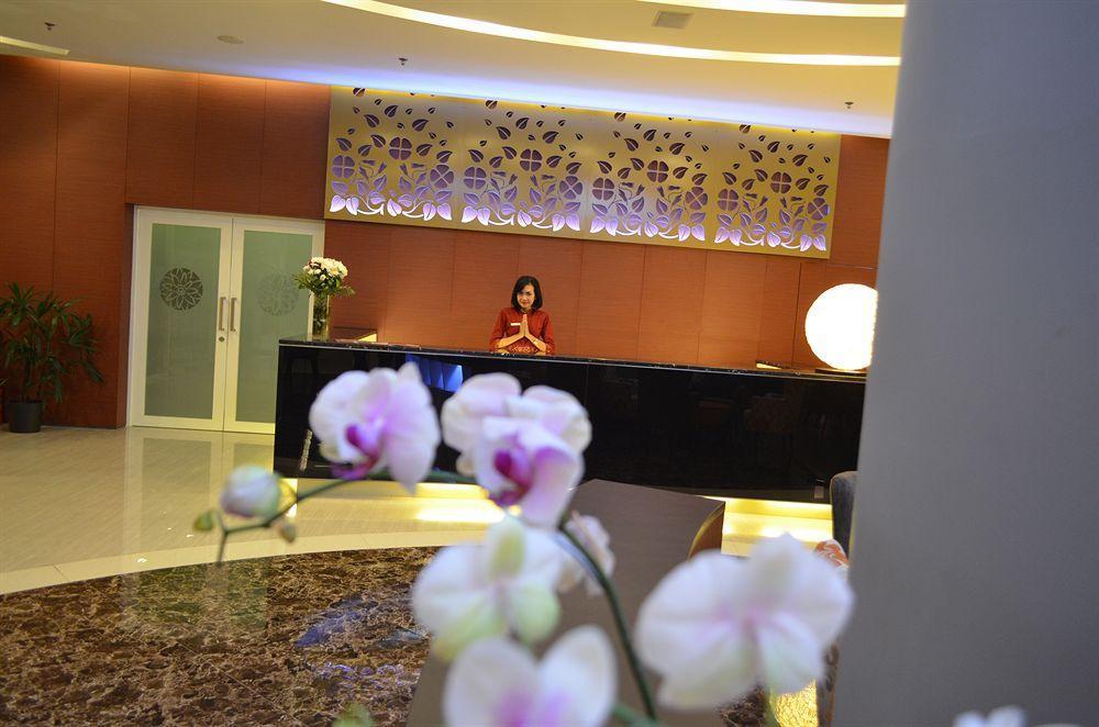 Kyriad Hotel Airport Jakarta Тангеранг Екстер'єр фото