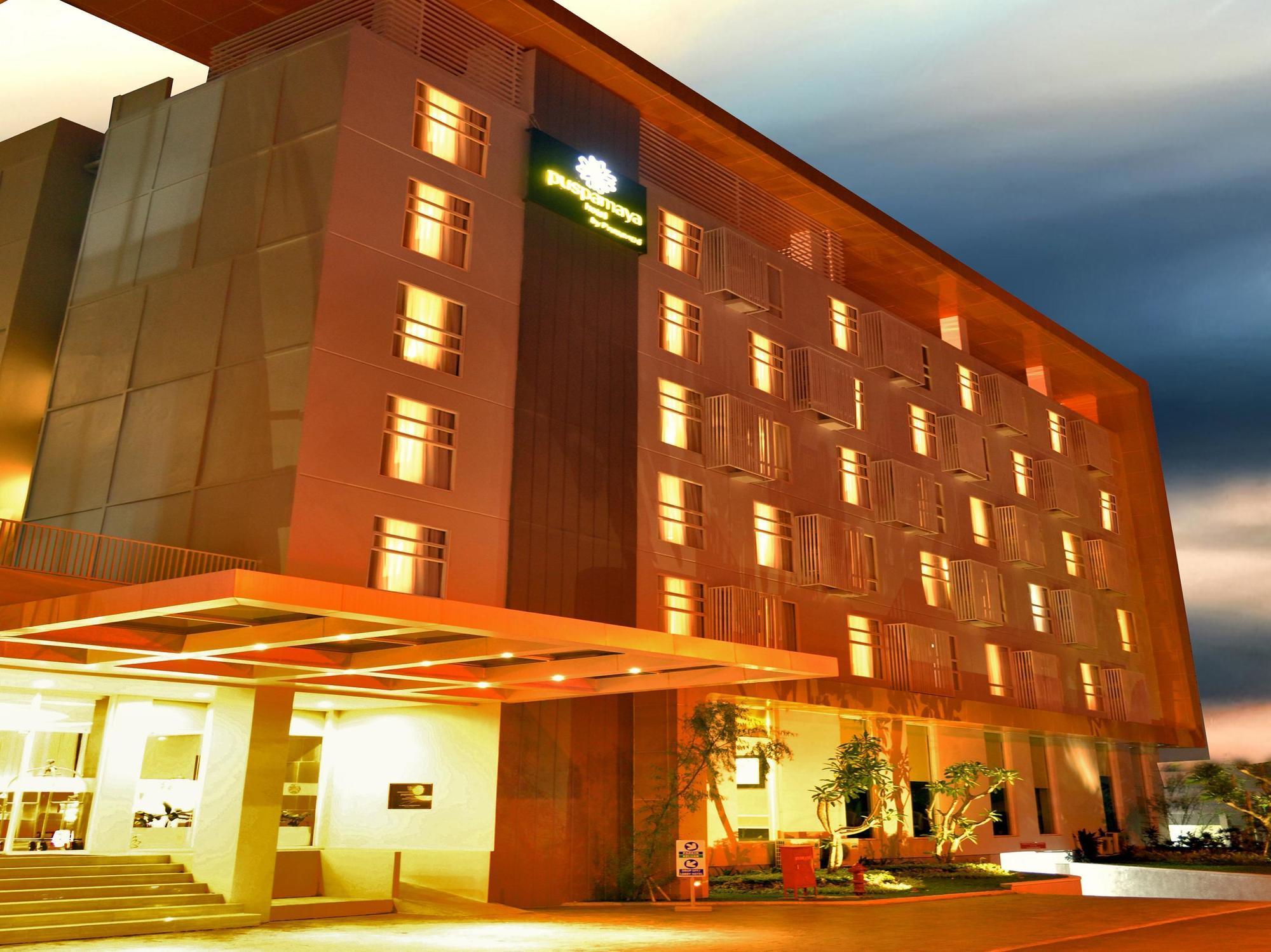 Kyriad Hotel Airport Jakarta Тангеранг Екстер'єр фото