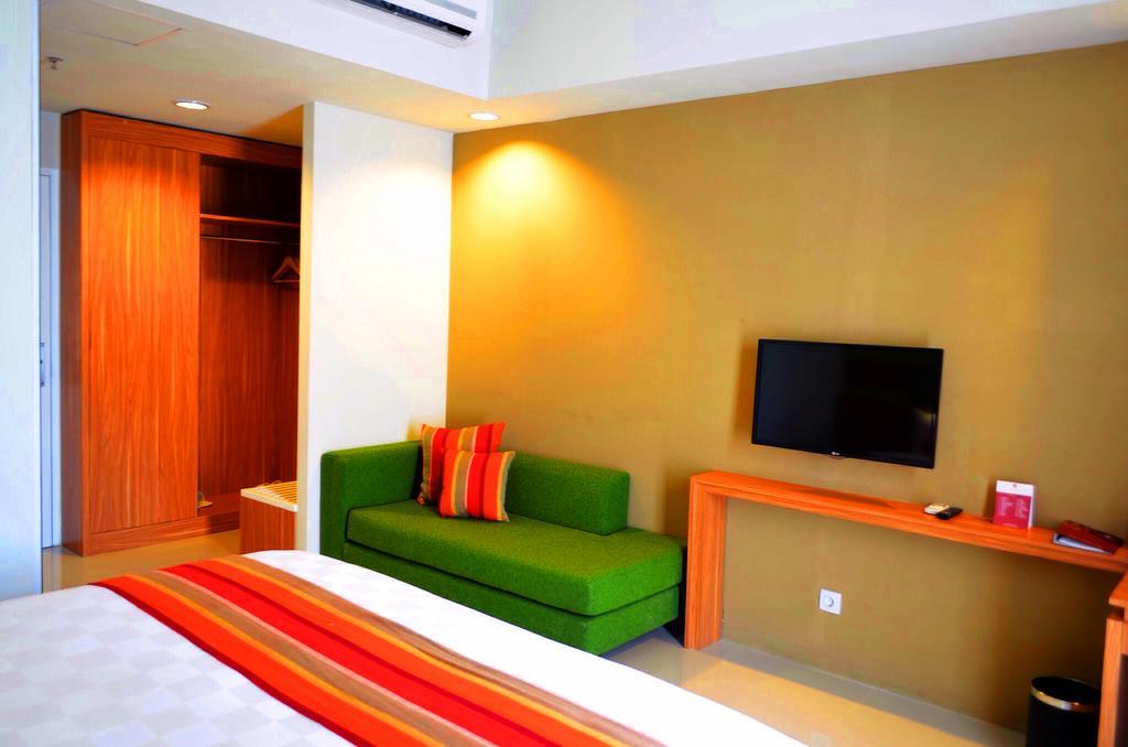 Kyriad Hotel Airport Jakarta Тангеранг Екстер'єр фото
