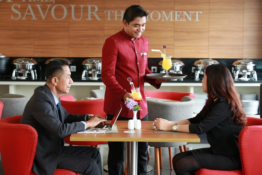 Kyriad Hotel Airport Jakarta Тангеранг Екстер'єр фото
