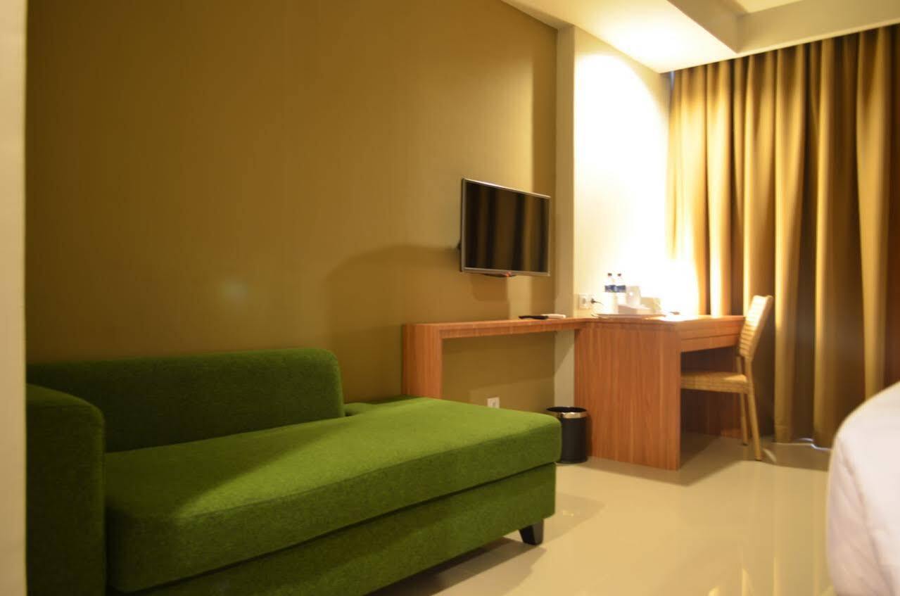Kyriad Hotel Airport Jakarta Тангеранг Екстер'єр фото