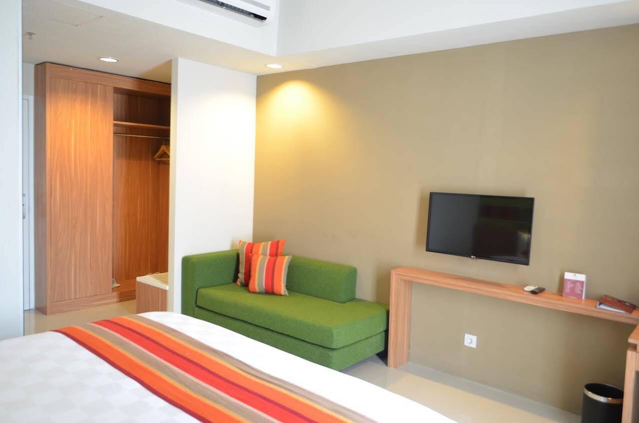 Kyriad Hotel Airport Jakarta Тангеранг Екстер'єр фото