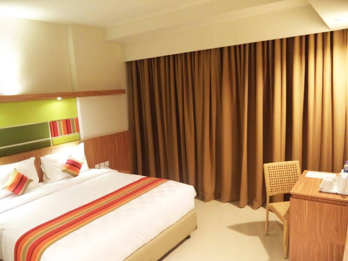 Kyriad Hotel Airport Jakarta Тангеранг Екстер'єр фото