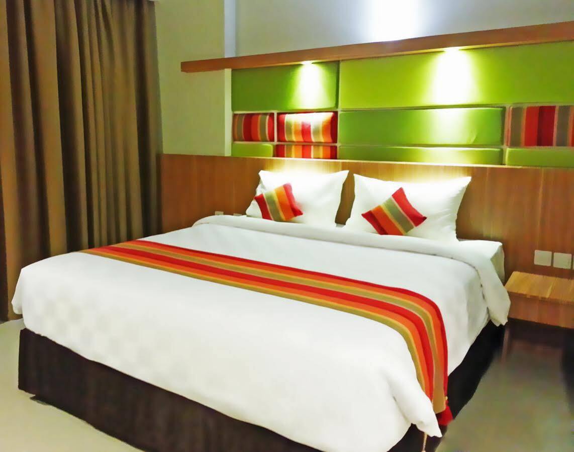 Kyriad Hotel Airport Jakarta Тангеранг Екстер'єр фото
